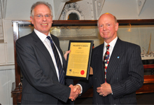 Ralph Rayner is awarded Society for Underwater Technology’s President’s Award